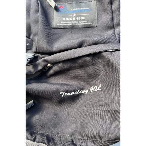 New Moutaintop Outdoor Adventure Travel 40L Backpack Black Gray with Rain Sheild - Picture 8 of 16